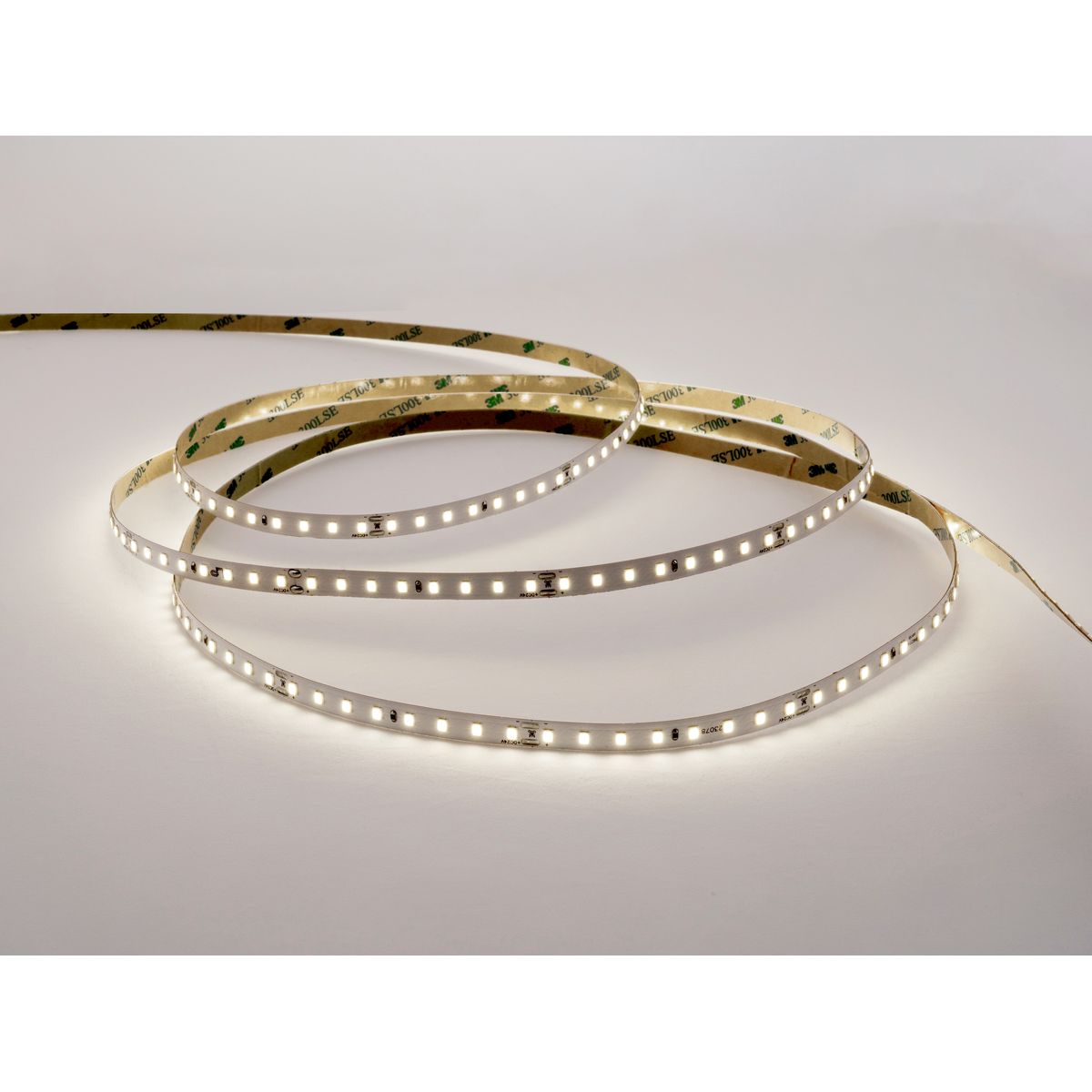 Светодиодная лента LEDS POWER 2835 112/м (10Вт/м) 24В нейтральная 30м/кат, серия ПРО140 005751