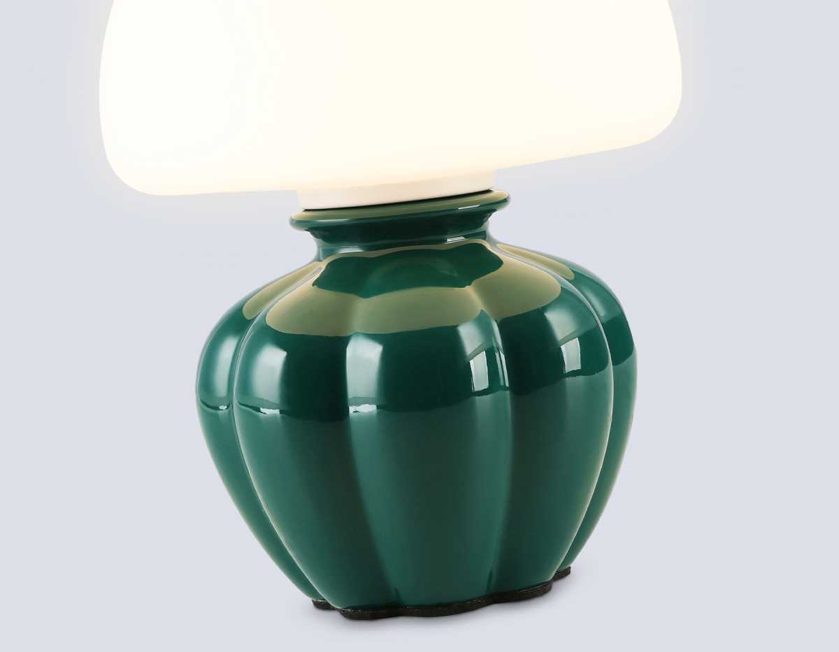 Настольная лампа Ambrella Light HIGH LIGHT LH53249