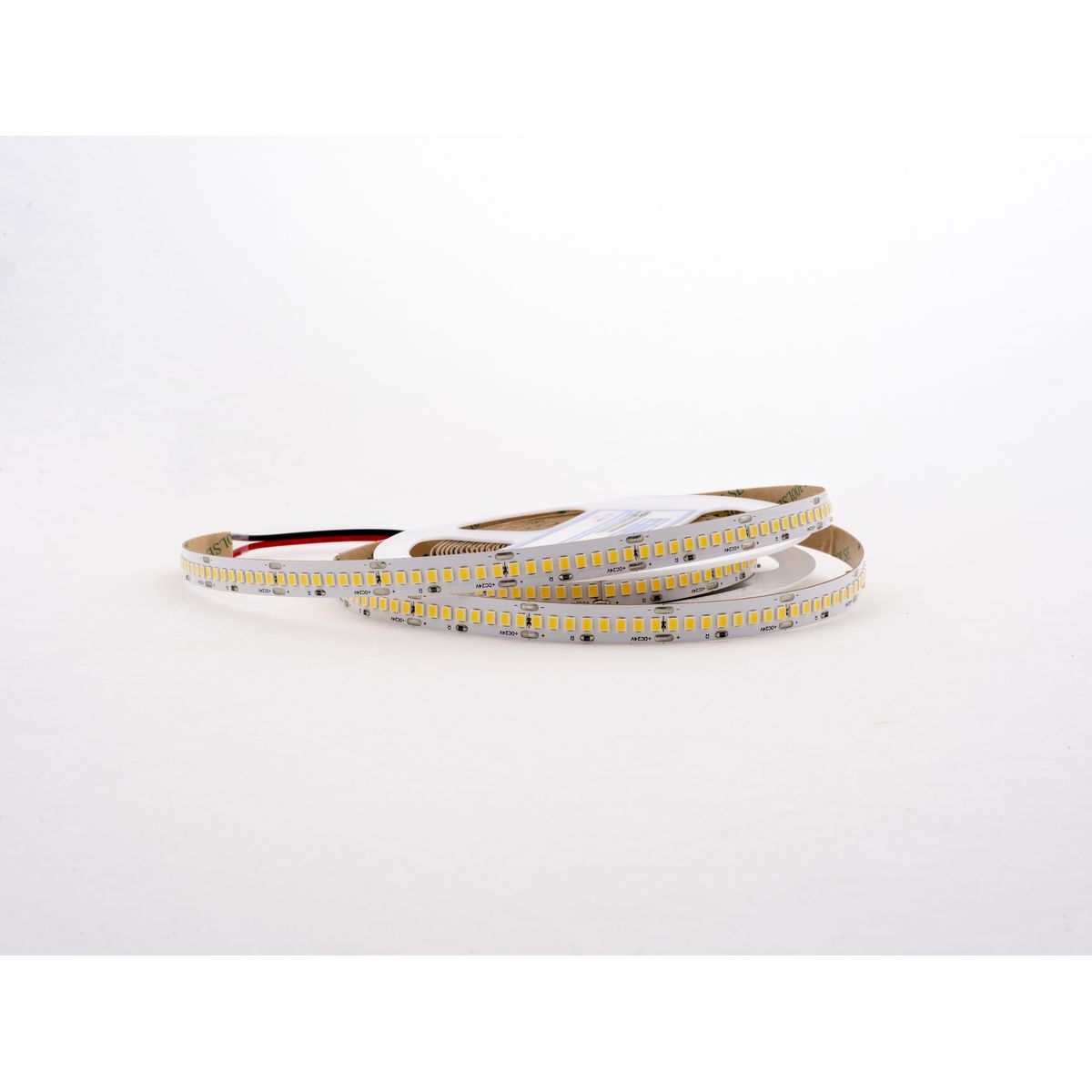 Светодиодная лента LEDS POWER 2835 240/м (22Вт/м) 24В нейтральная, серия ПРО140 005263