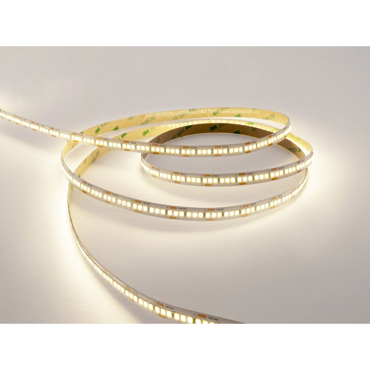 Светодиодная лента LEDS POWER 2835 240/м (18Вт/м) 12В теплая 002309