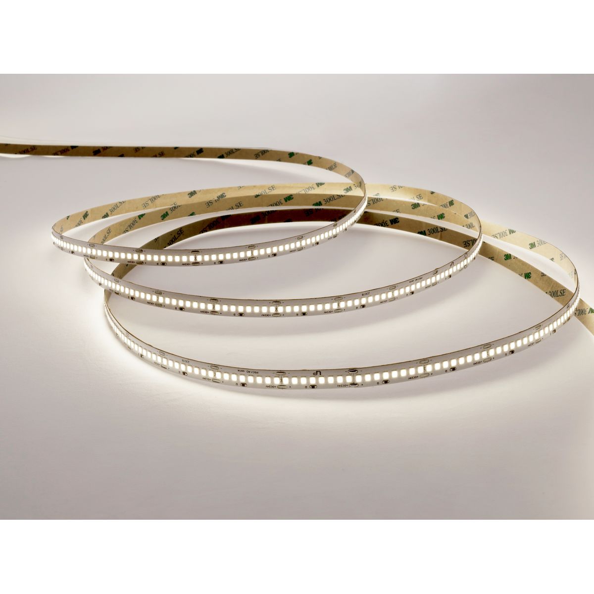 Светодиодная лента LEDS POWER 2835 240/м (22Вт/м) 24В нейтральная, серия ПРО140 005263