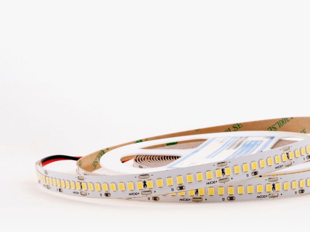 Светодиодная лента LEDS POWER 2835 240/м (22Вт/м) 24В холодная, серия ПРО140 005287