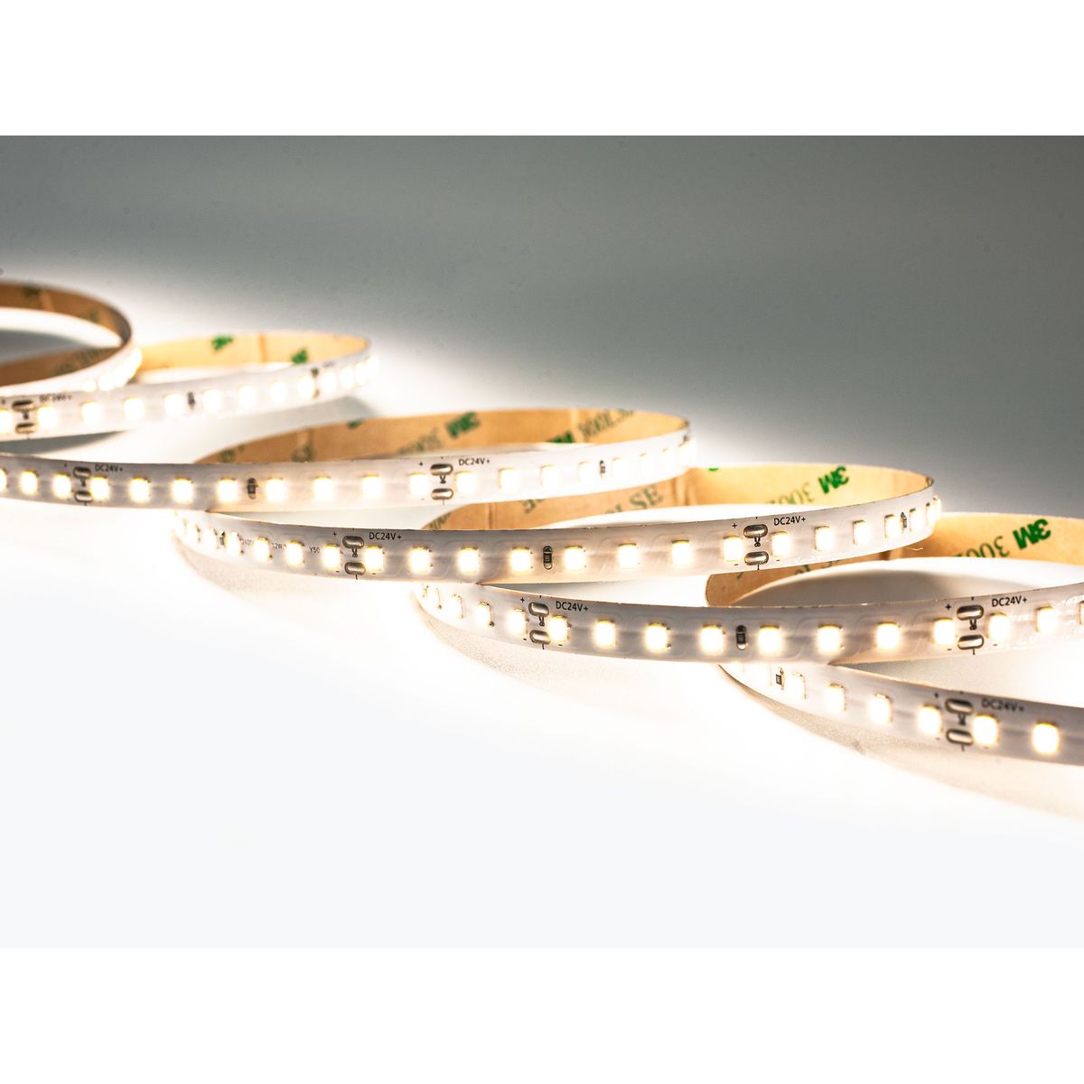 Светодиодная лента LEDS POWER 2835 128/м (12Вт/м) 24В нейтральная, серия ПРО125 008912