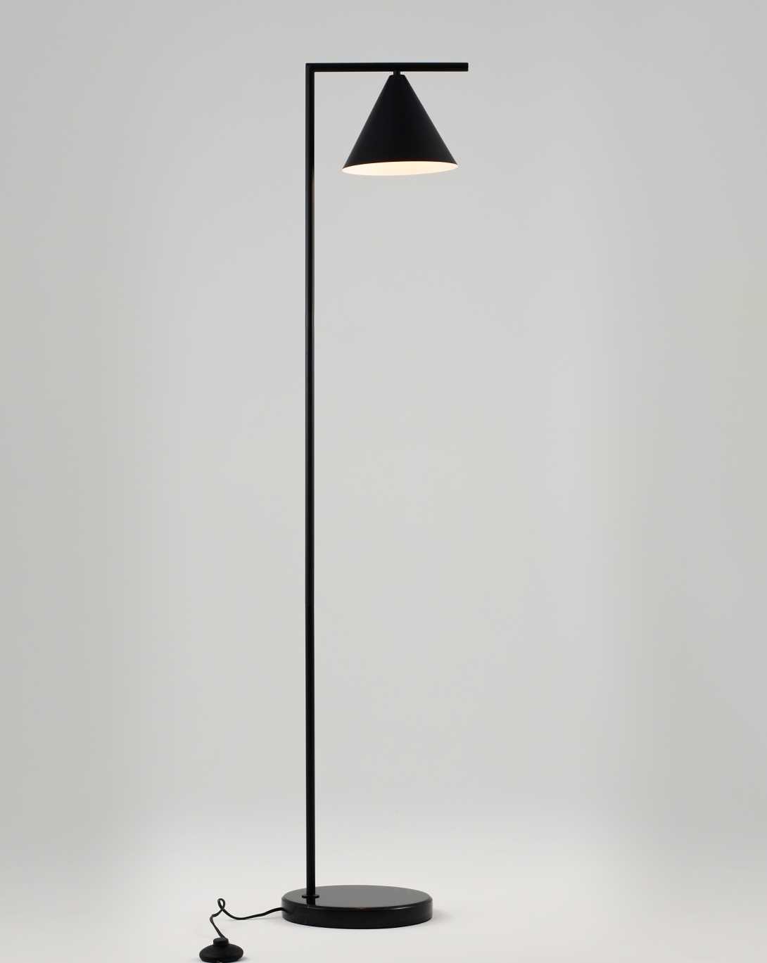 Торшер Moderli Omaha V11591-1F