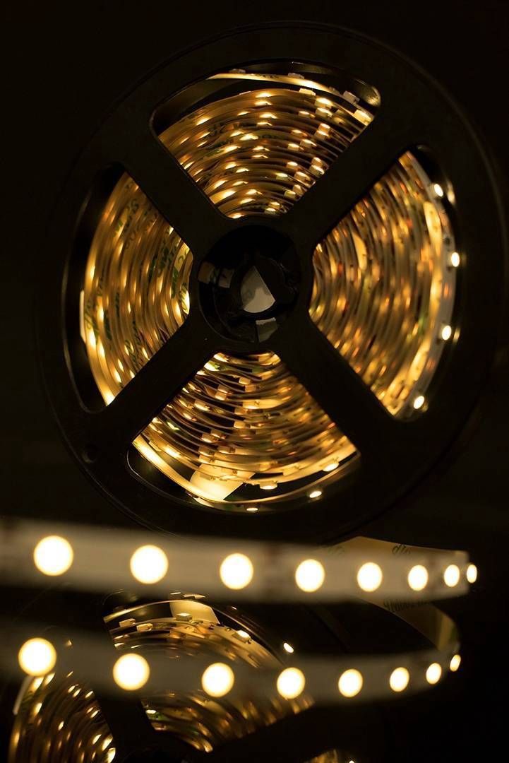 Светодиодная лента SWG 4,8W/m  60Led/m 3528SMD теплый белый 5M SWG360-12-4.8-WW-М 009252