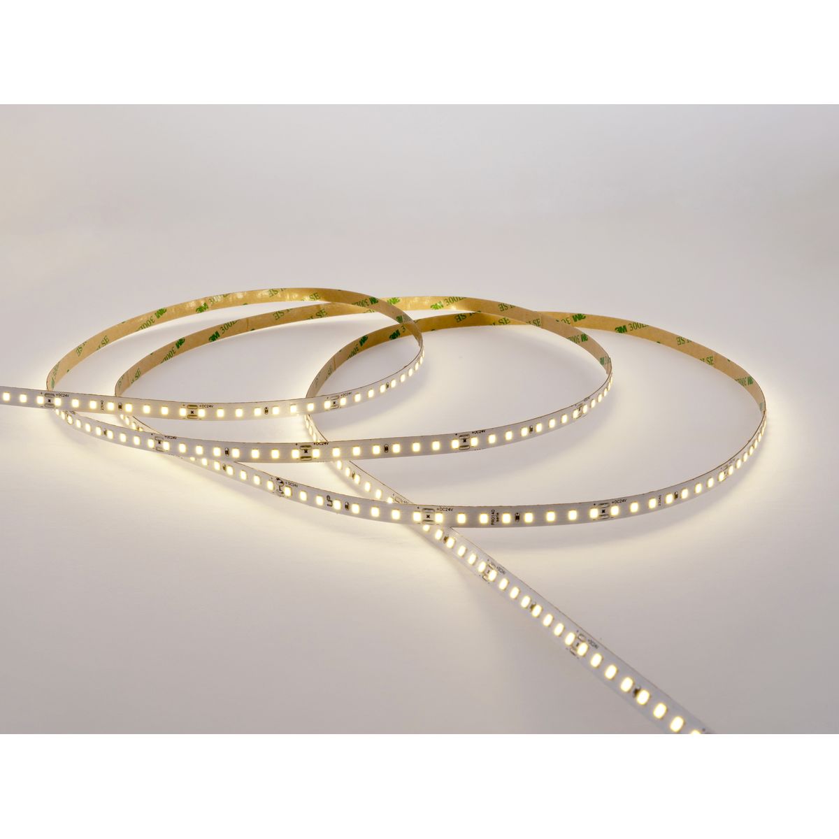 Светодиодная лента LEDS POWER 2835 128/м (12Вт/м) 24В теплая, серия ПРО140 005188