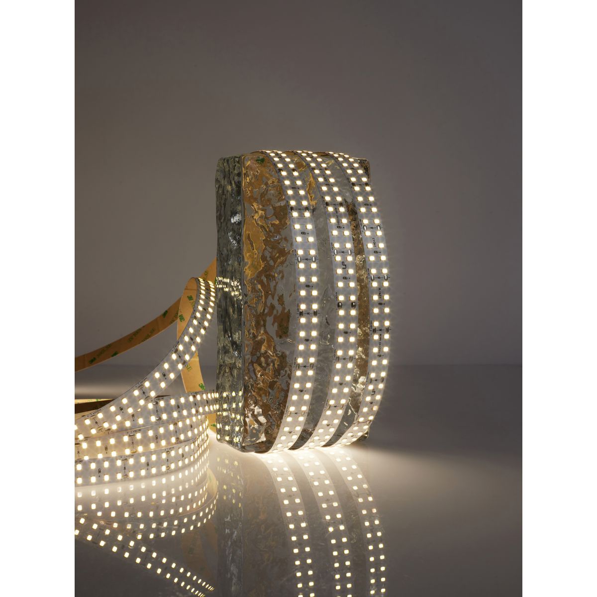 Светодиодная лента LEDS POWER двухрядная 16мм 2835 240/м (22Вт/м) 24В нейтральная, серия ПРО140 009797