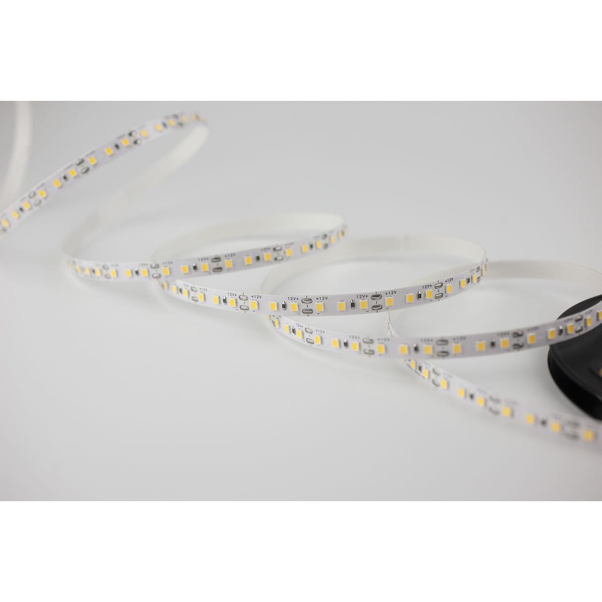 Светодиодная лента LEDS POWER 2835 120/м (10Вт/м) 12В холодная 008622