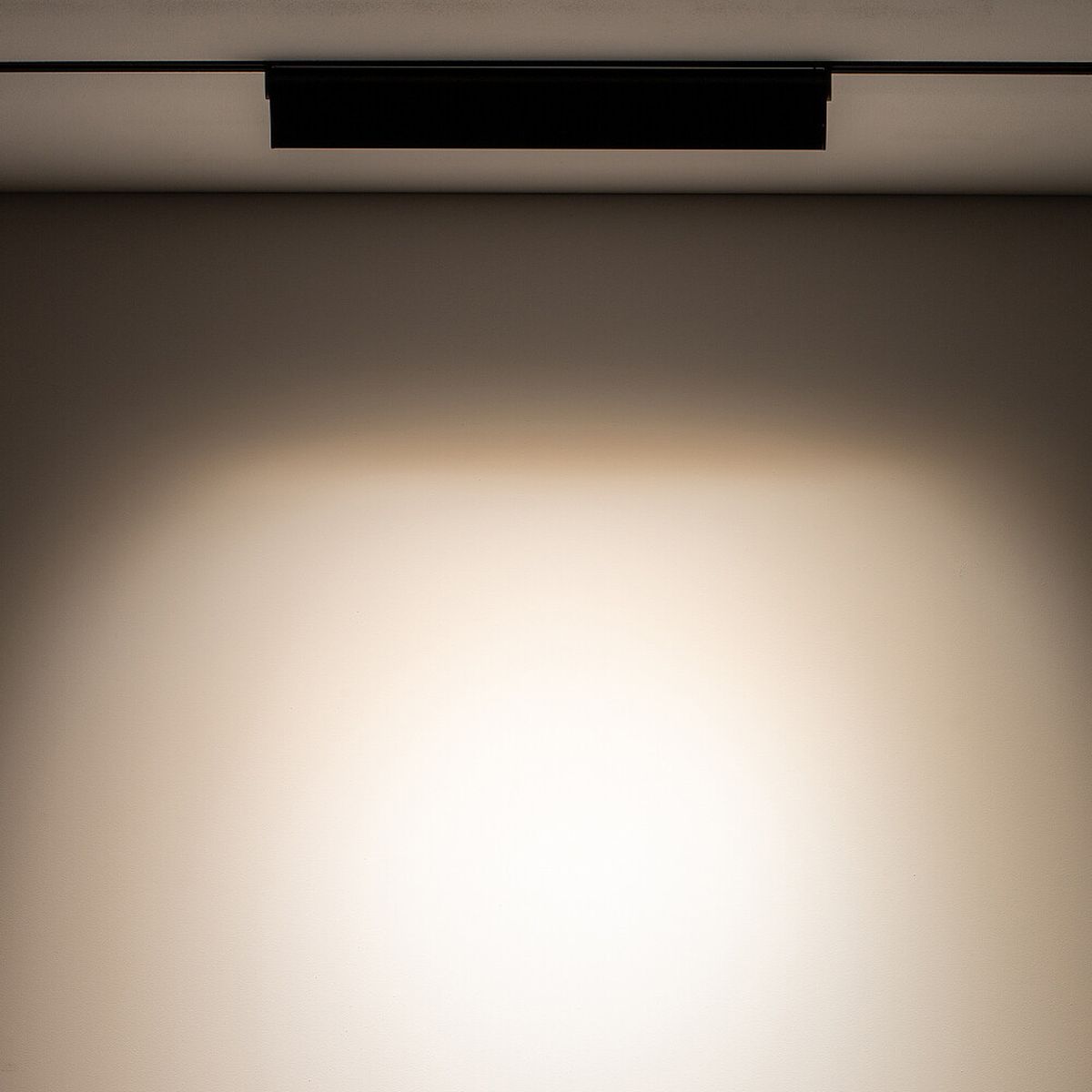 Трековый магнитный светильник Nowodvorski Focus Led Black 10151