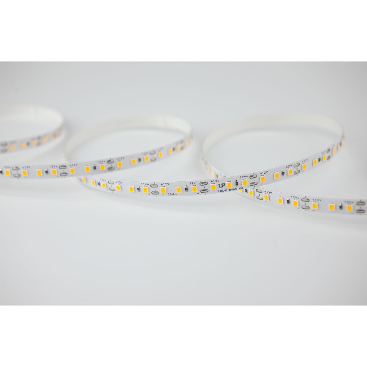Светодиодная лента LEDS POWER 2835 120/м (10Вт/м) 12В теплая 008660