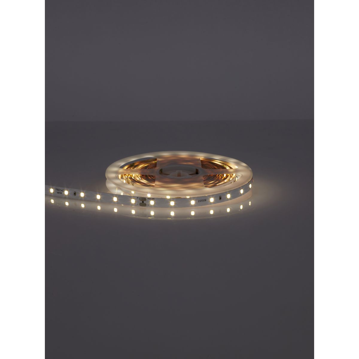 Светодиодная лента LEDS POWER 2835 64/м (6Вт/м) 24В нейтральная, серия ПРО140 005119