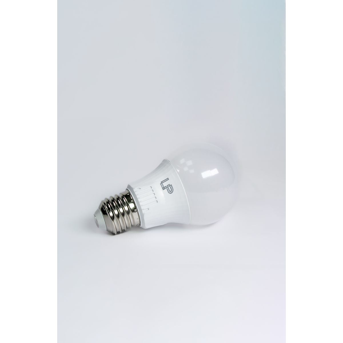 Светодиодная лампа LEDS POWER A60 E27 9Вт 4000К 006611