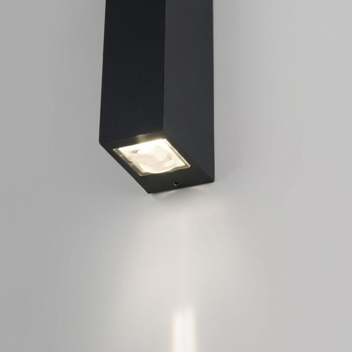 Уличный настенный светодиодный светильник Elektrostandard Blaze 35136/W черный a057050