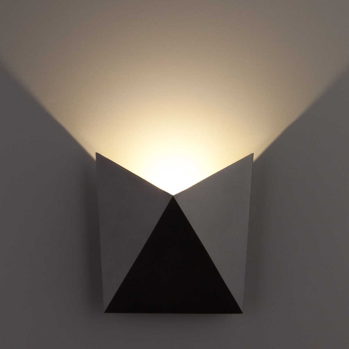 Уличный настенный светодиодный светильник Elektrostandard 1517 Techno LED Batterfly a038824