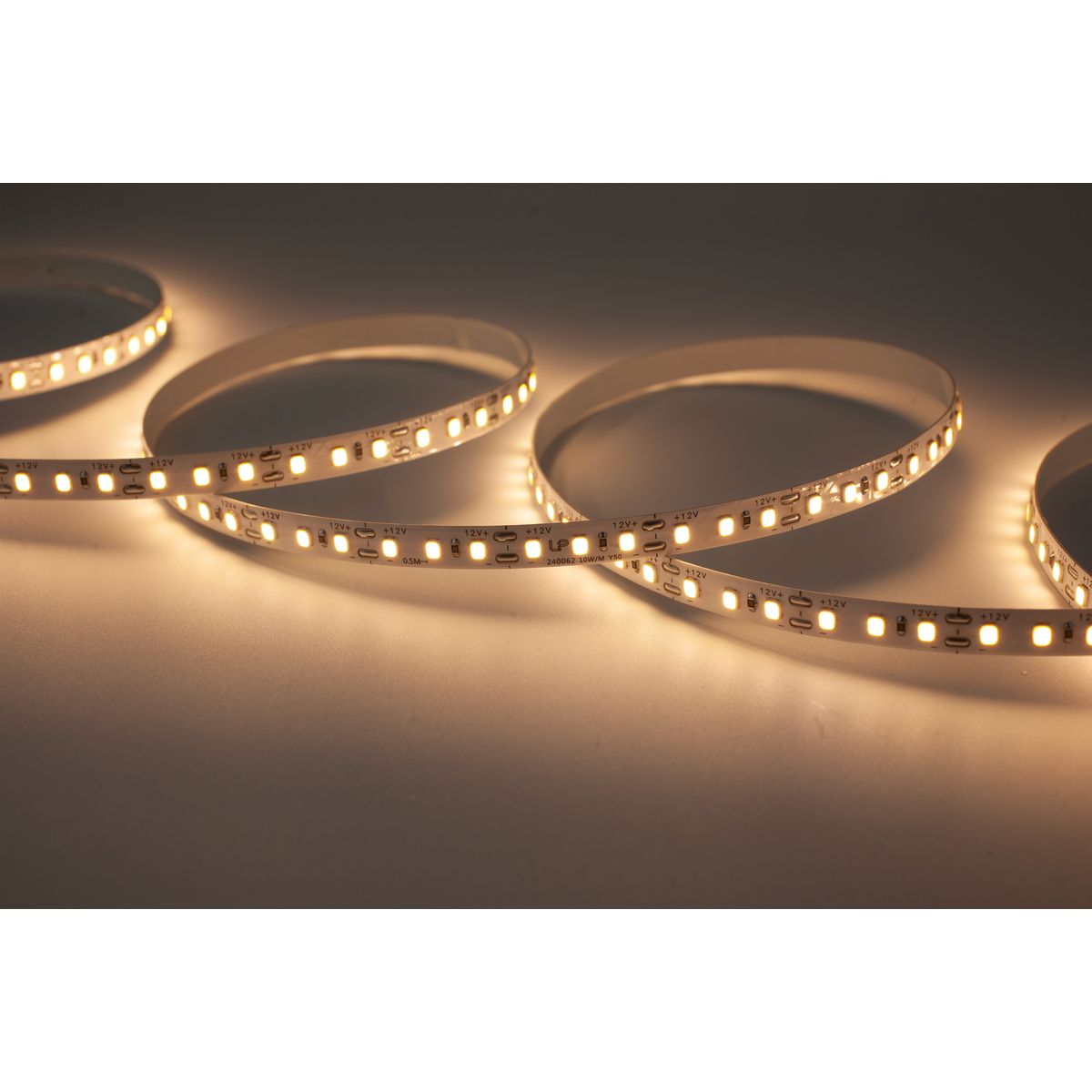 Светодиодная лента LEDS POWER 2835 120/м (10Вт/м) 12В теплая 008660